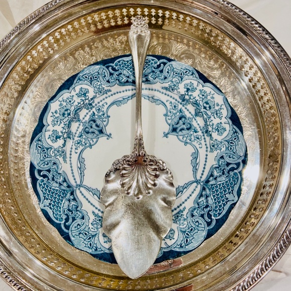 F26-Vintage Silverplate Solid Pie Server by Royal Plate Co - Picture 2 of 9